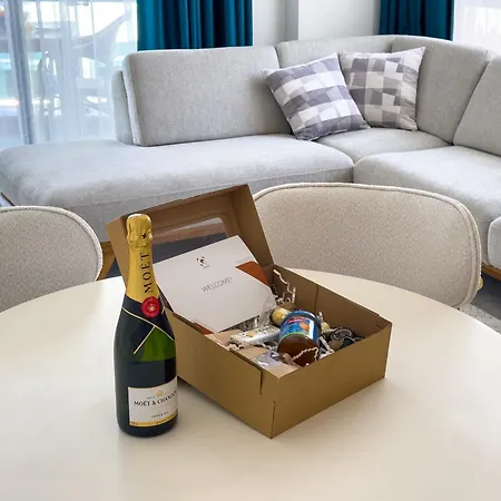 Excellence By The Sea Apartment *